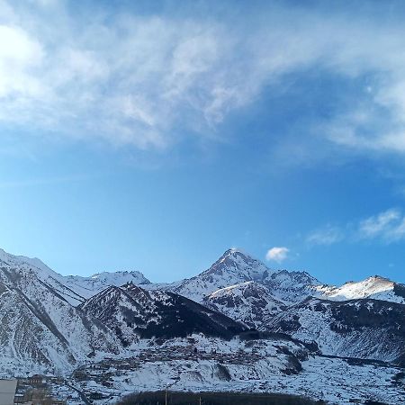 Guest House Sunset Kazbegi Exteriör bild