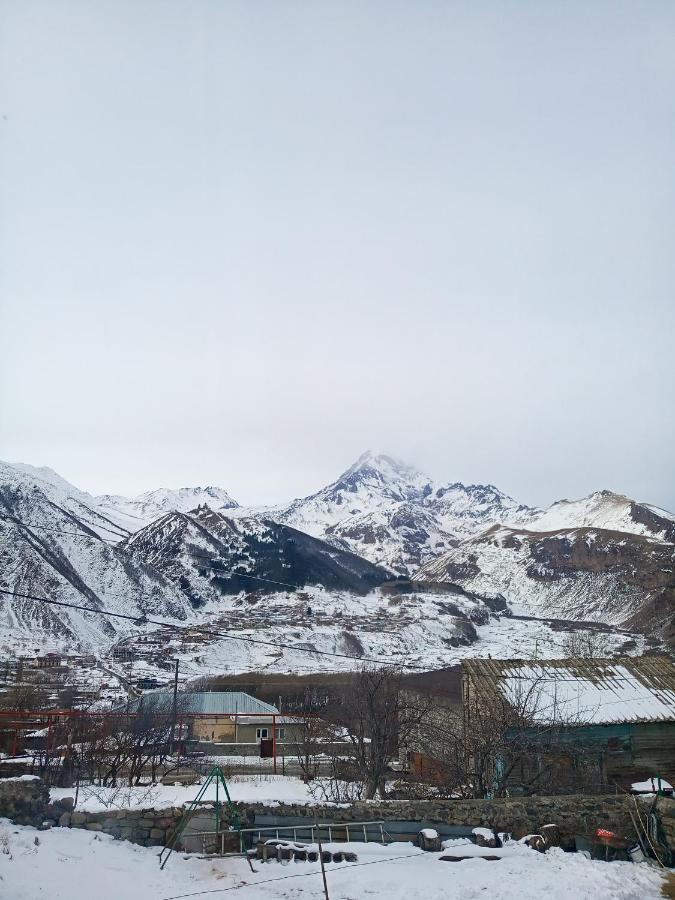 Guest House Sunset Kazbegi Exteriör bild