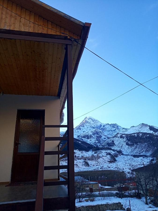 Guest House Sunset Kazbegi Exteriör bild