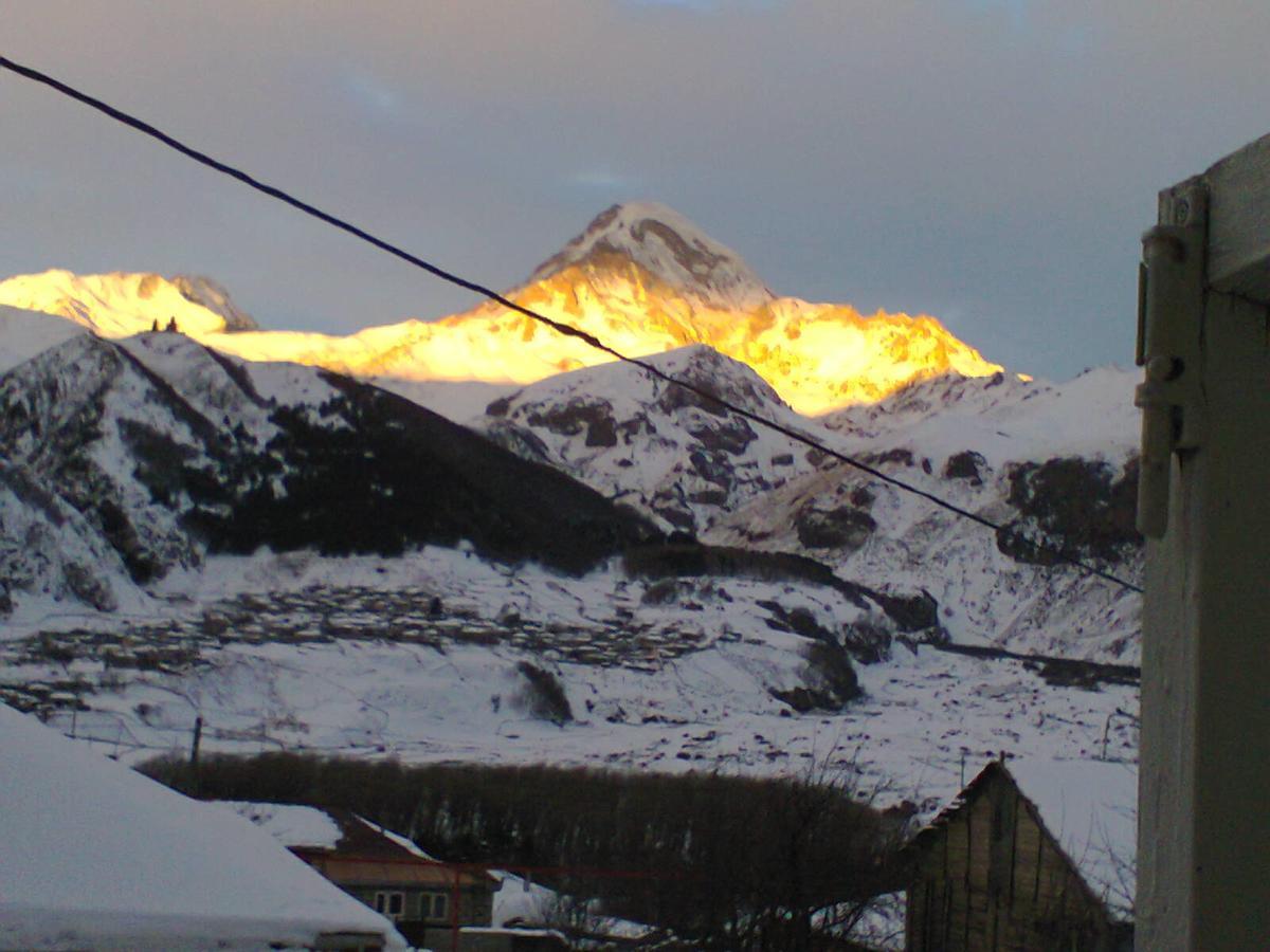 Guest House Sunset Kazbegi Exteriör bild