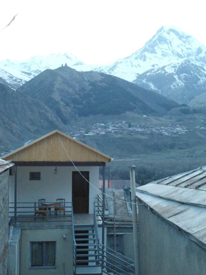 Guest House Sunset Kazbegi Exteriör bild